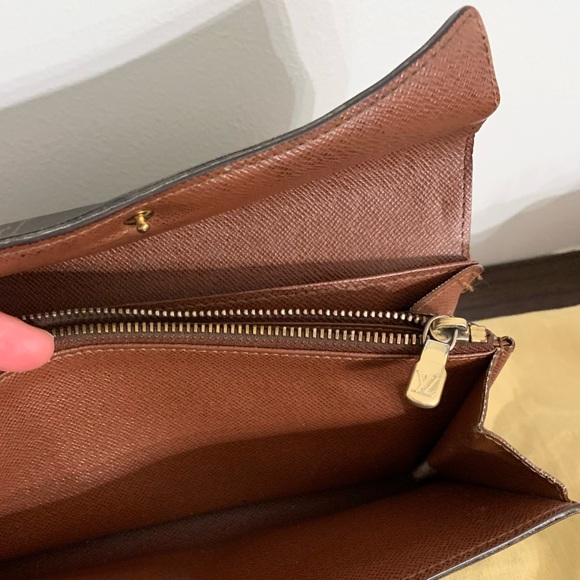 Louis Vuitton Authentic Vintage Wallet - Picture 12 of 13